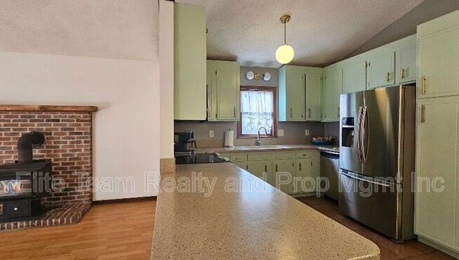 3608 COWBOY LN