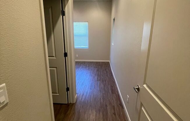 1 bed, 1 bath, $1,050, Unit 307