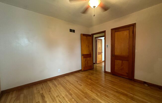 2 beds, 1 bath, $1,225, Unit Lower