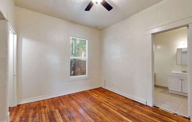 2 beds, 1 bath, 900 sqft, $1,400, Unit 823 11th Street NW