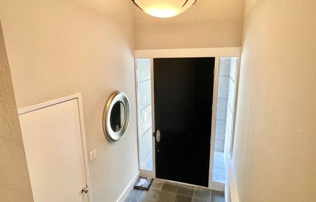 3BR/2BA Noe Valley Condo! Parking!  Laundry!  Flat Yard! PROGRESSIVE