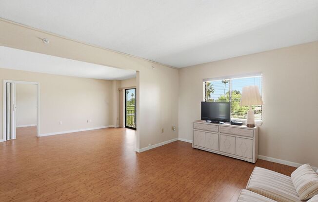 10330 W Thunderbird Blvd