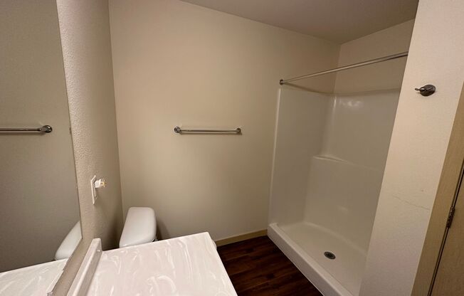 1 bed, 1 bath, 770 sqft, $1,455, Unit 4320-104