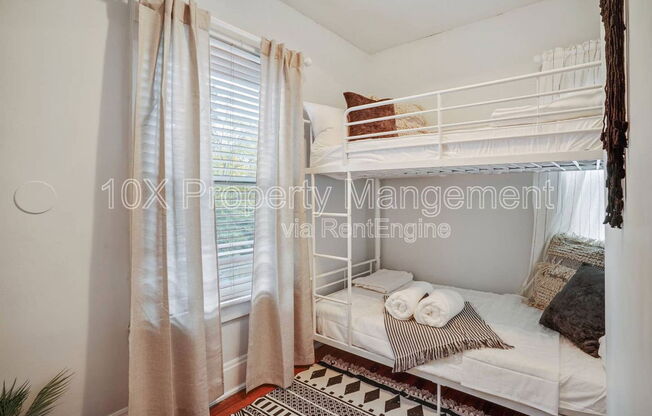 1351 N 5 ST