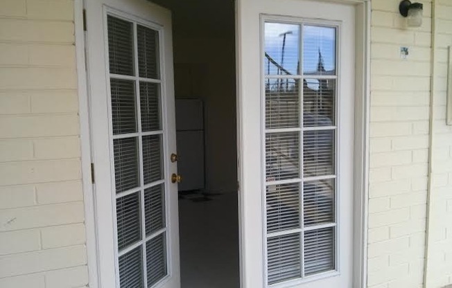 1 bed, 1 bath, 600 sqft, $875, Unit B08