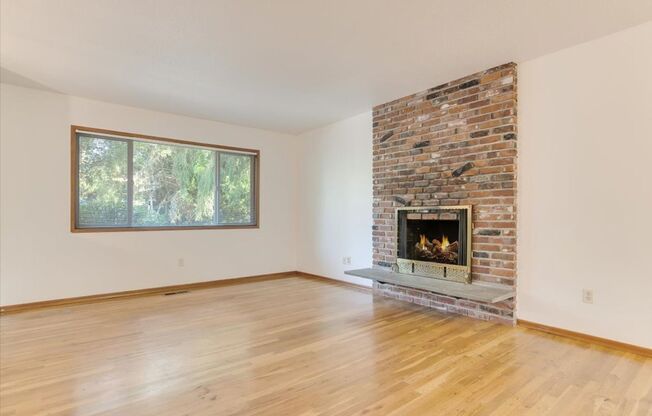 Charming 3 bedroom 3 bathroom house in Tigard!