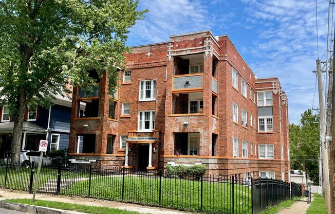 1 bed, 1 bath, $900, Unit 1004-4W