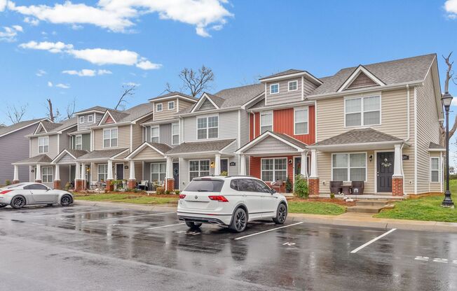 2 Bedroom Condo For Rent With Community Swimming Pool!