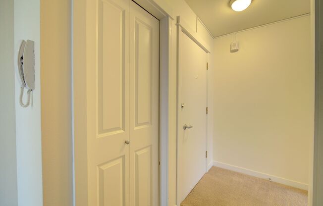 3Bd/1.75Ba Seattle Condo