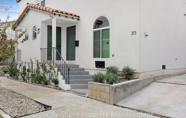 203 Benton Way Apartments