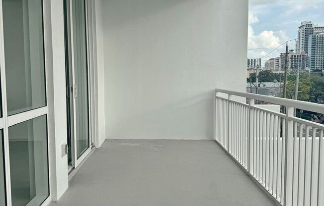 Studio, 1 bath, 737 sqft, $2,550, Unit Unit 302