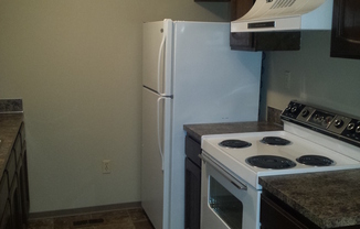 2 beds, 1 bath, 915 sqft, $1,300, Unit D