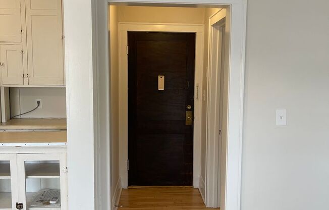 2 beds, 1 bath, 875 sqft, $1,295, Unit 103