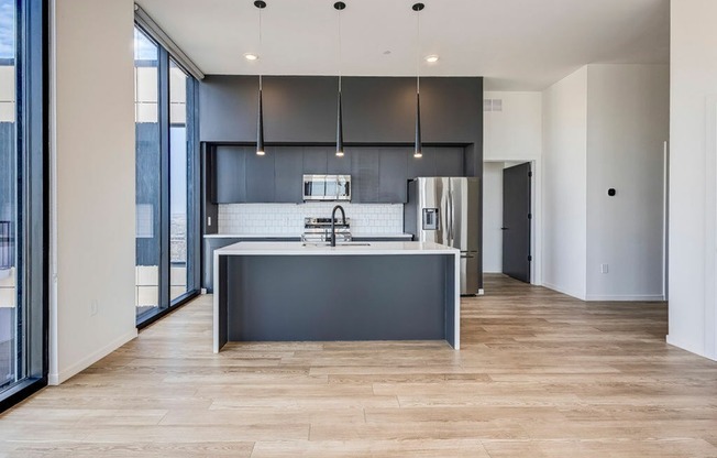 BUILDINGB#1211Transcend-10