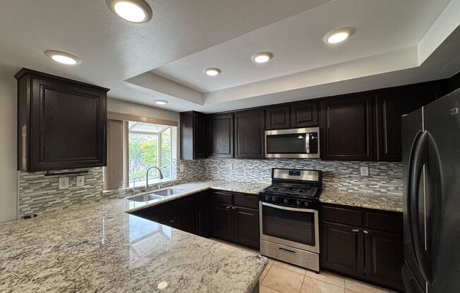 Beautiful 3bd 2.5 bath townhome
