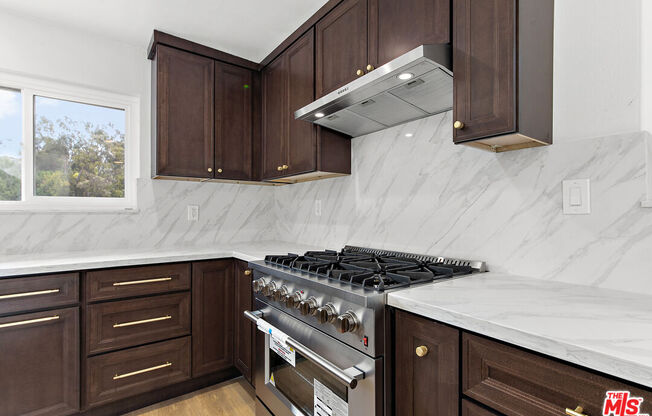 656 N BONHILL RD