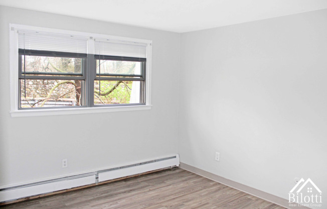 3 beds, 2 baths, 1,104 sqft, $1,925, Unit 262-11