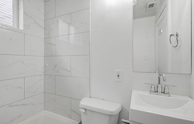 1 bed, 1 bath, $1,100, Unit 722-06