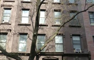 331 E 89 ST