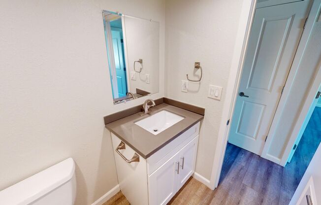 2 beds, 1 bath, 900 sqft, $1,390, Unit 25