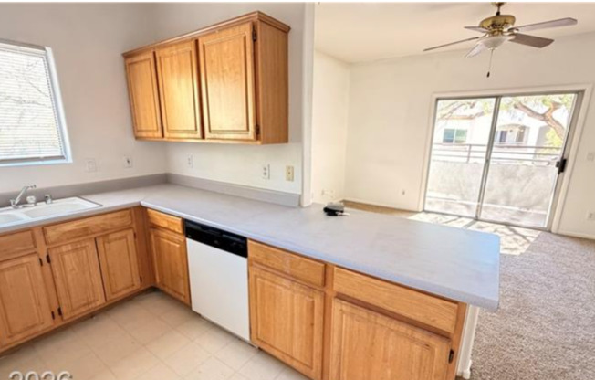 2 beds, 2 baths, $1,310, Unit UNIT 2046