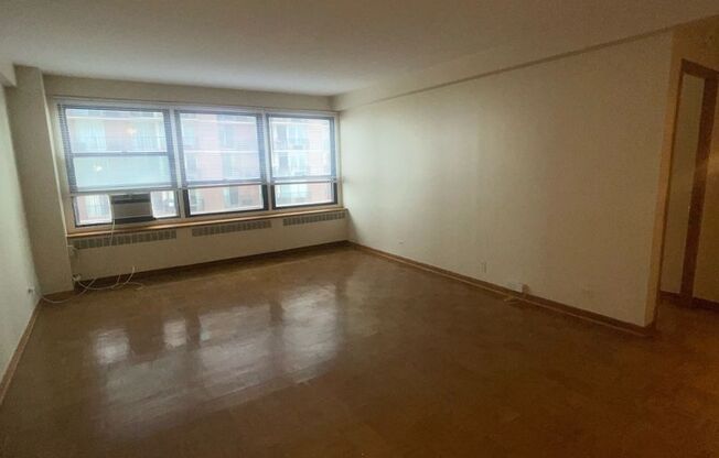 1 bed, 1 bath, 750 sqft, $1,725, Unit 418-1003