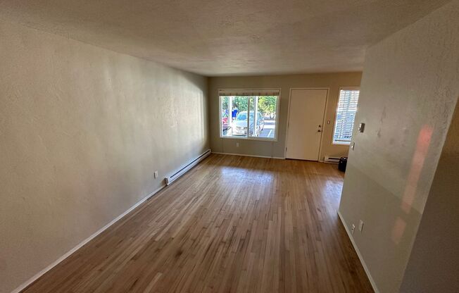 2 beds, 1 bath, 800 sqft, $1,575, Unit 02