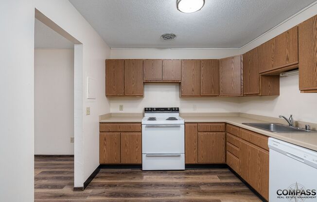 3 beds, 2 baths, 1,209 sqft, $1,295, Unit 2215-315
