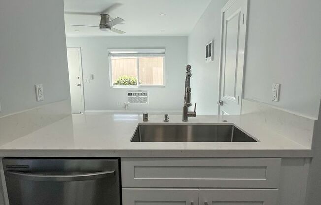 1 bed, 1 bath, 550 sqft, $2,150, Unit B-35
