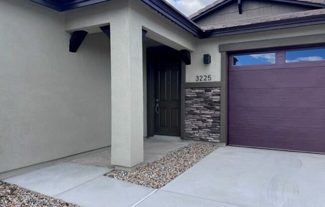 Laughlin Ranch 2 Bedroom Executive home with fenced yard and garage
