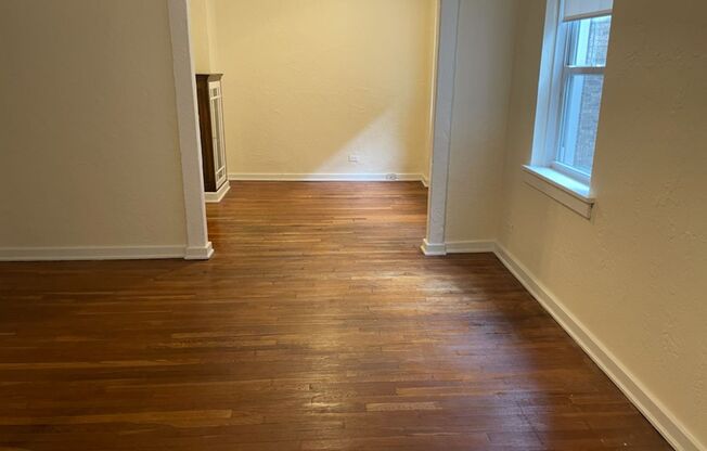 Studio, 1 bath, 467 sqft, $1,250, Unit King Edward Annex 24
