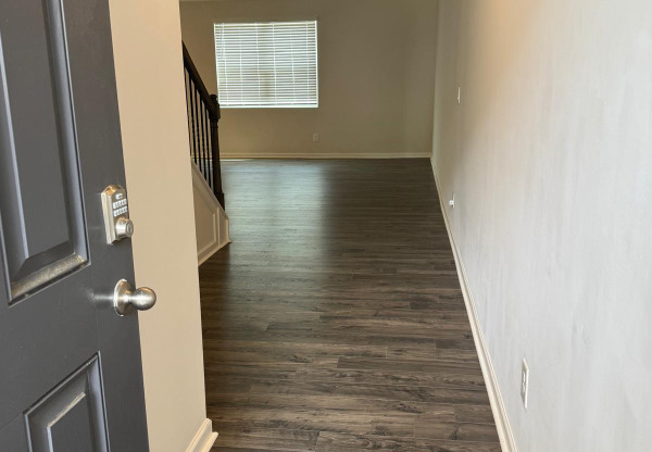 5135 TULIP SQ