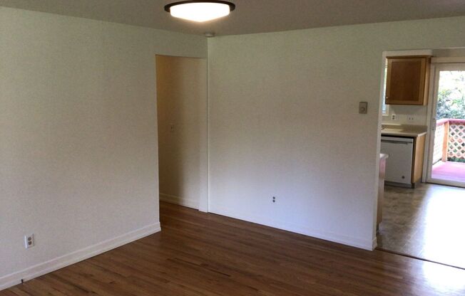 2 beds, 1 bath, $1,800