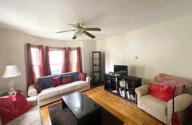 3 beds, 1 bath, 1,020 sqft, $3,100, Unit 2