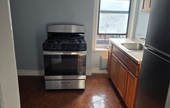 2 beds, 1 bath, 700 sqft, $3,104, Unit 4F