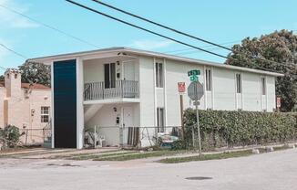3558 SW 26 Street
