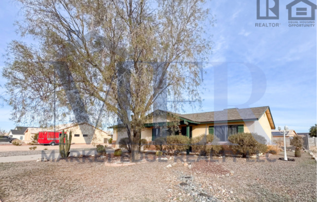 2Bed/1.5Bath House in Arizona City! Ready for Immediate Move-In! -- RV GATE! NO HOA!