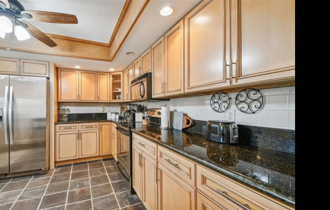 Beautiful 2-Bedroom Condo in a 55+ Community – St. Petersburg, FL