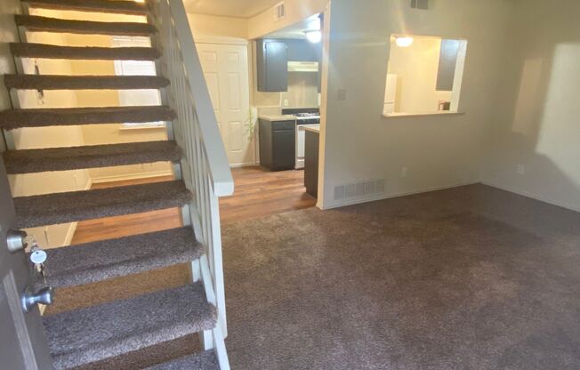 2115 W Hickory