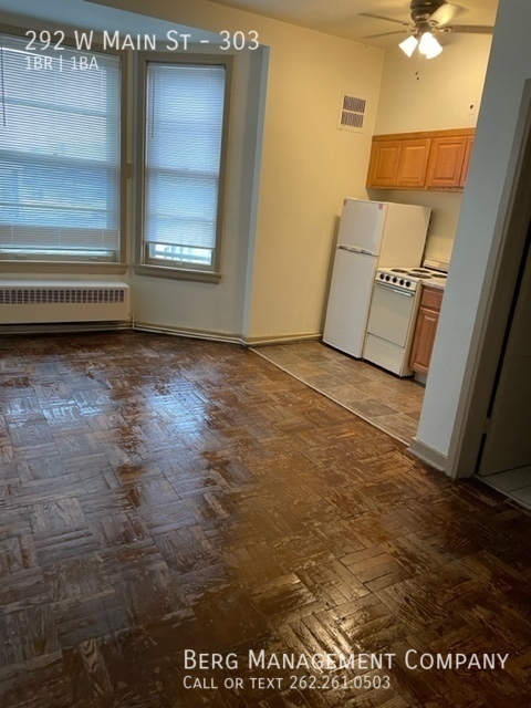 292 W Main St