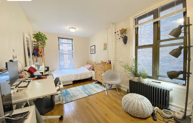 181 THOMPSON ST