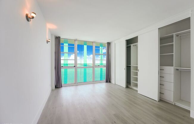 2 beds, 2 baths, $4,300, Unit unit 20H