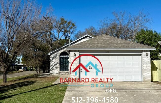 Available Now: 3 Bedroom, 2 Bath Stand Alone Home