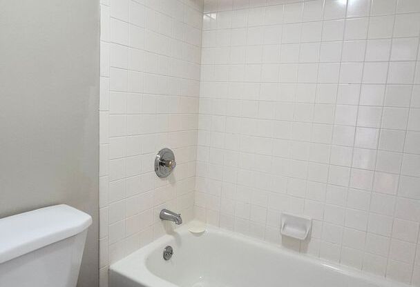 2 beds, 2 baths, $2,250, Unit #1105