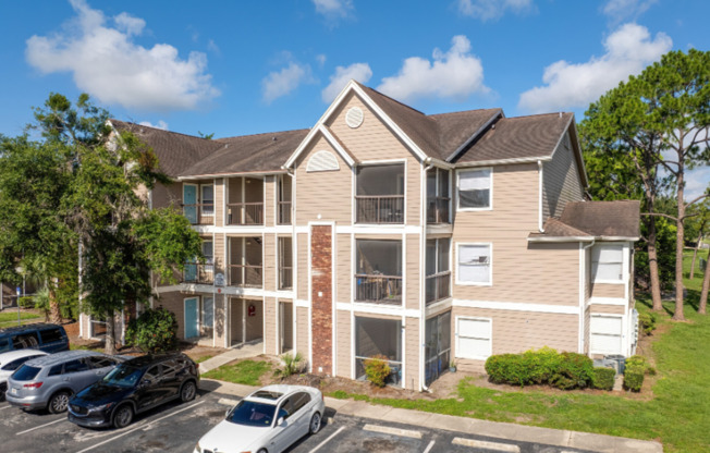 1 bed, 1 bath, 698 sqft, $1,500