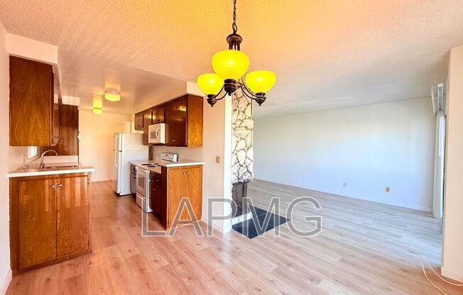 1275 BARRY AVE