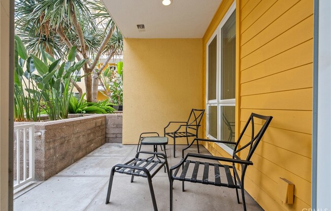 2 beds, 2 baths, 1,050 sqft, $3,250, Unit 206