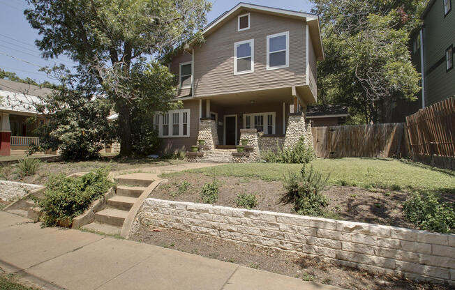 UT PRE-LEASE: West Campus / Walking Distance to UT