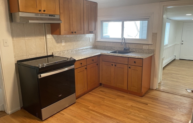 3 beds, 1 bath, 1,004 sqft, $2,700, Unit 2