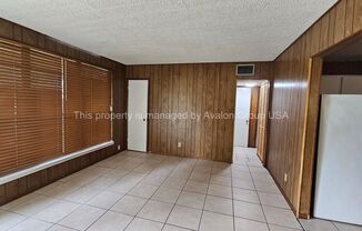 2 beds, 1 bath, $990